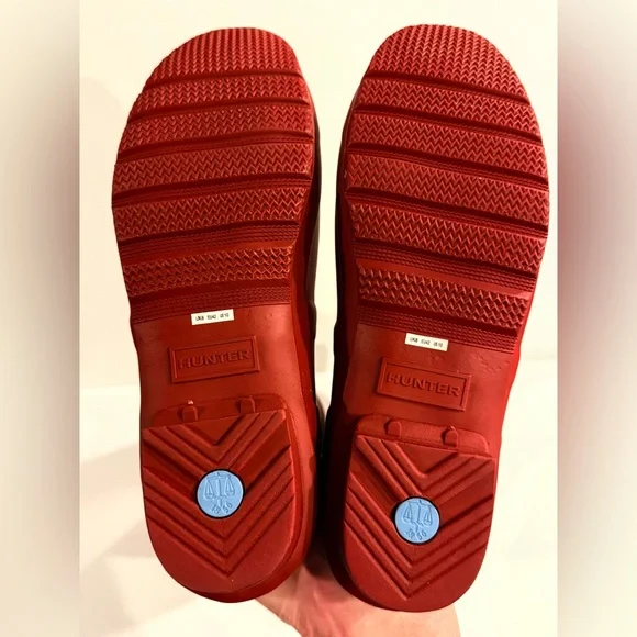 Hunter Women's Bold Red Rain Boots - Picture 10 of 12